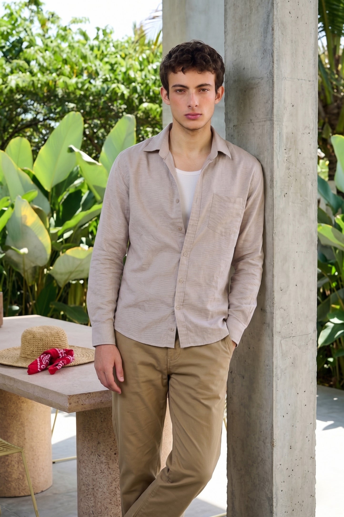 Light mauve Linen Button-Up Shirt with Chest Pocket – Lightweight Casual Men’s Shirt